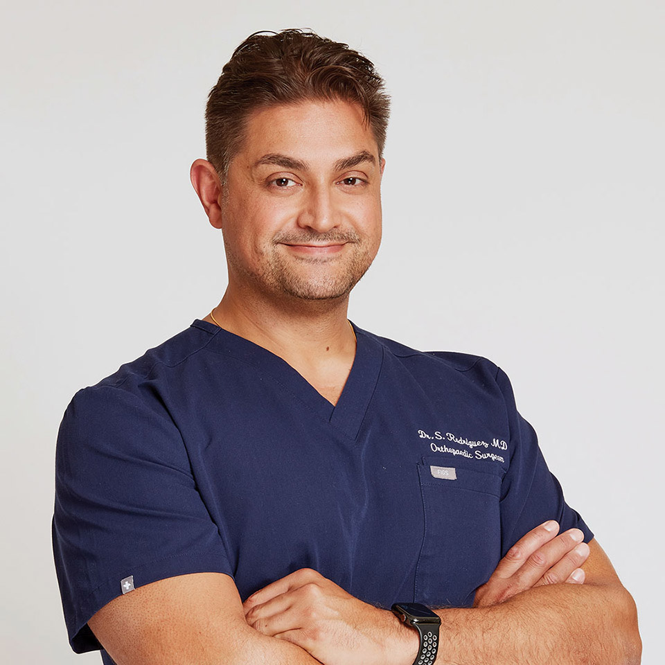 Dr. Sebastian Rodriguez- Elizalde, Orthopaedic Surgeon and Co-Chair, Robotics Program